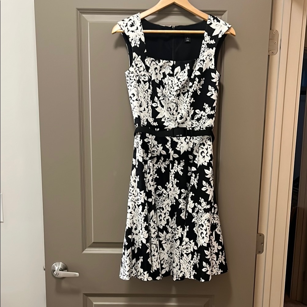 WHBM Black and White Sleeveless A-Line Midi Dress -sz 2